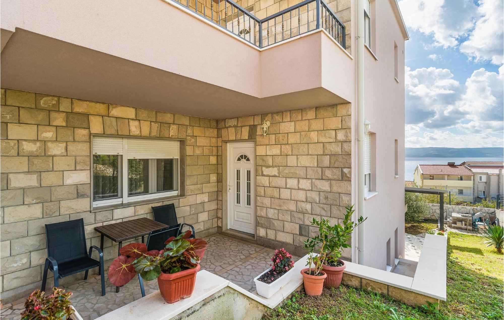 Nice Apartment In Mali Rat With Wifi Sumpetar Екстериор снимка